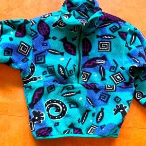 Vintage kids Patagonia pullover! Size 4T fits a bit small.